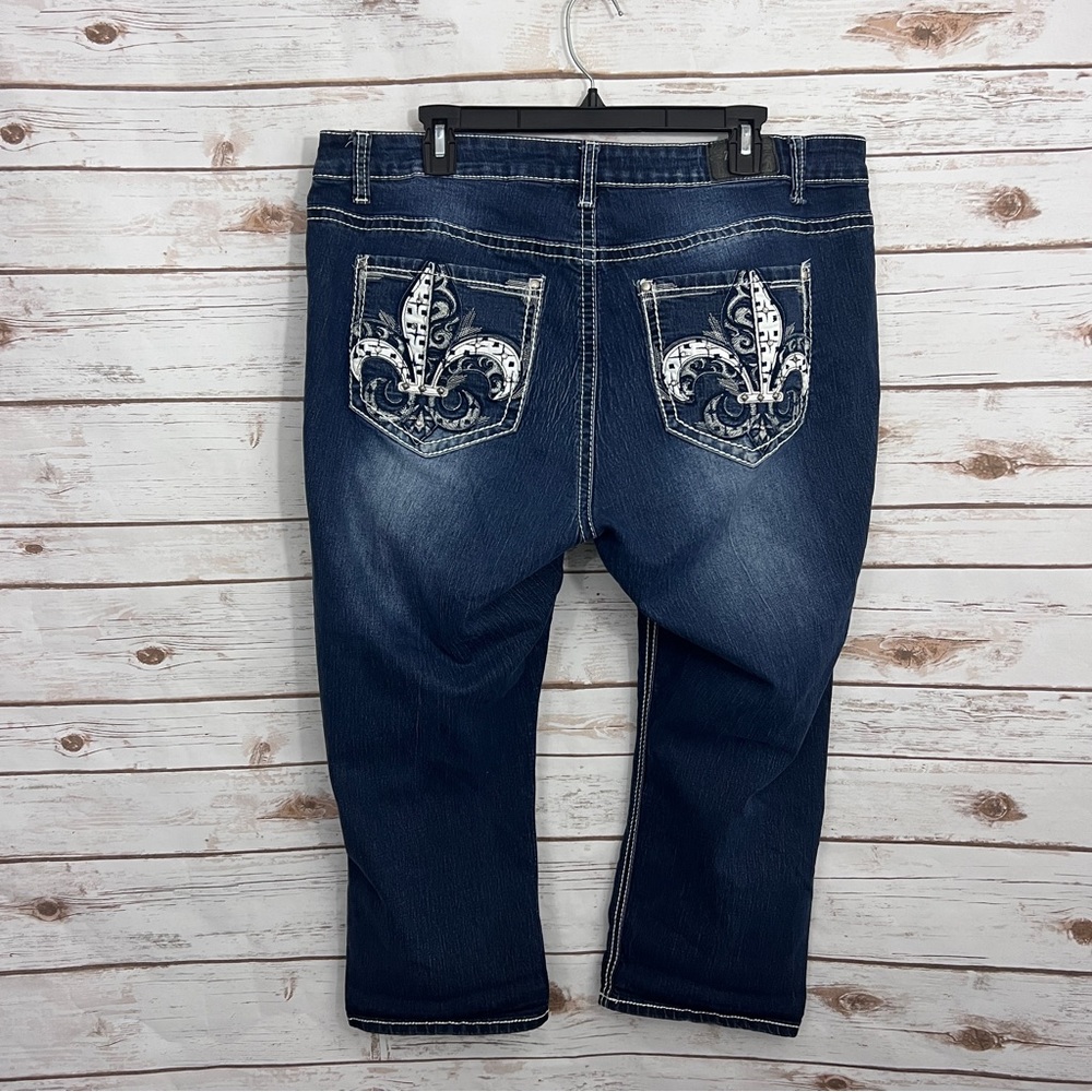 ZCO Jeans Dark Wash Embellished Pocket Denim Capris - Picture 3 of 4